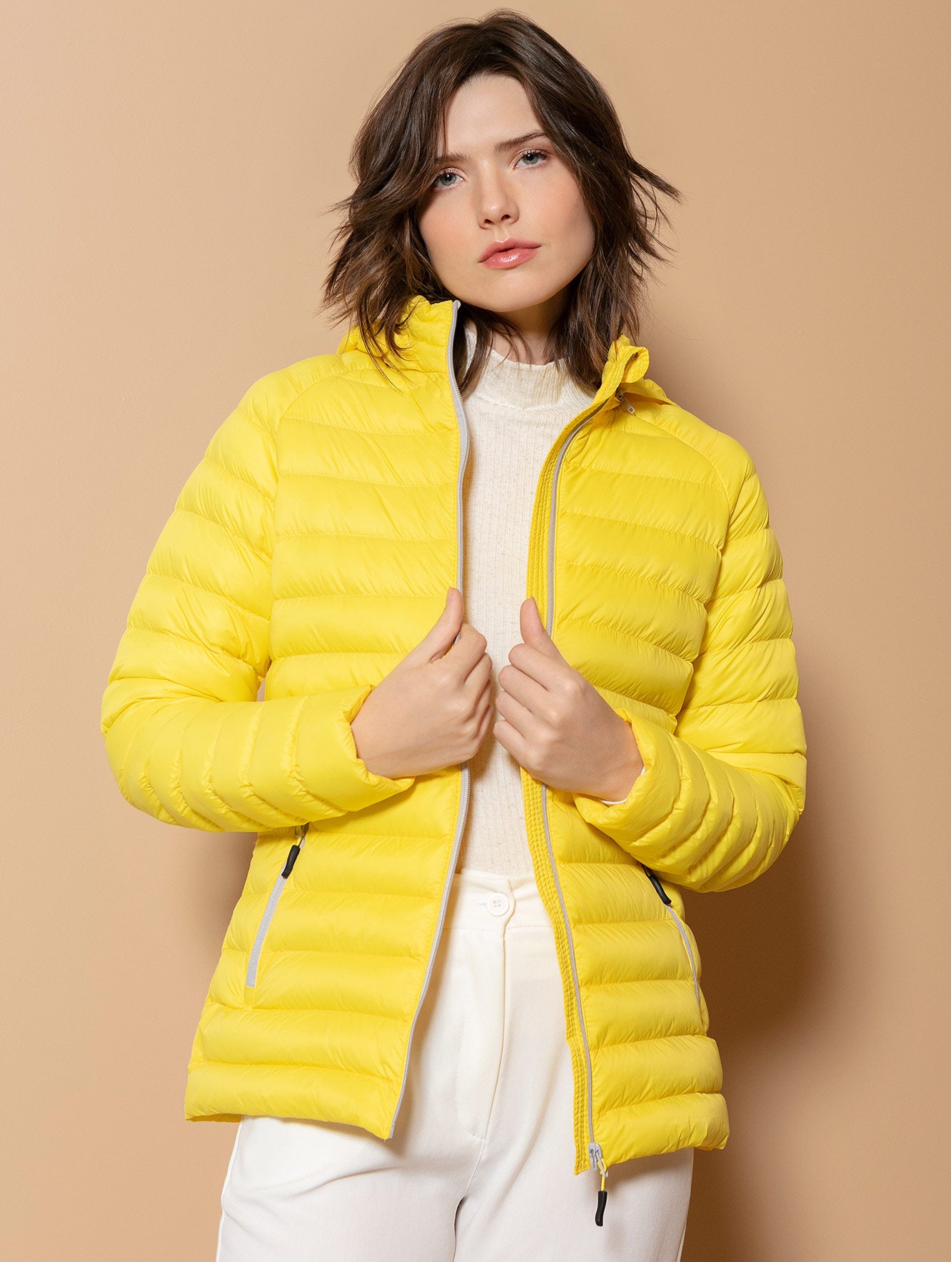 AMARELO