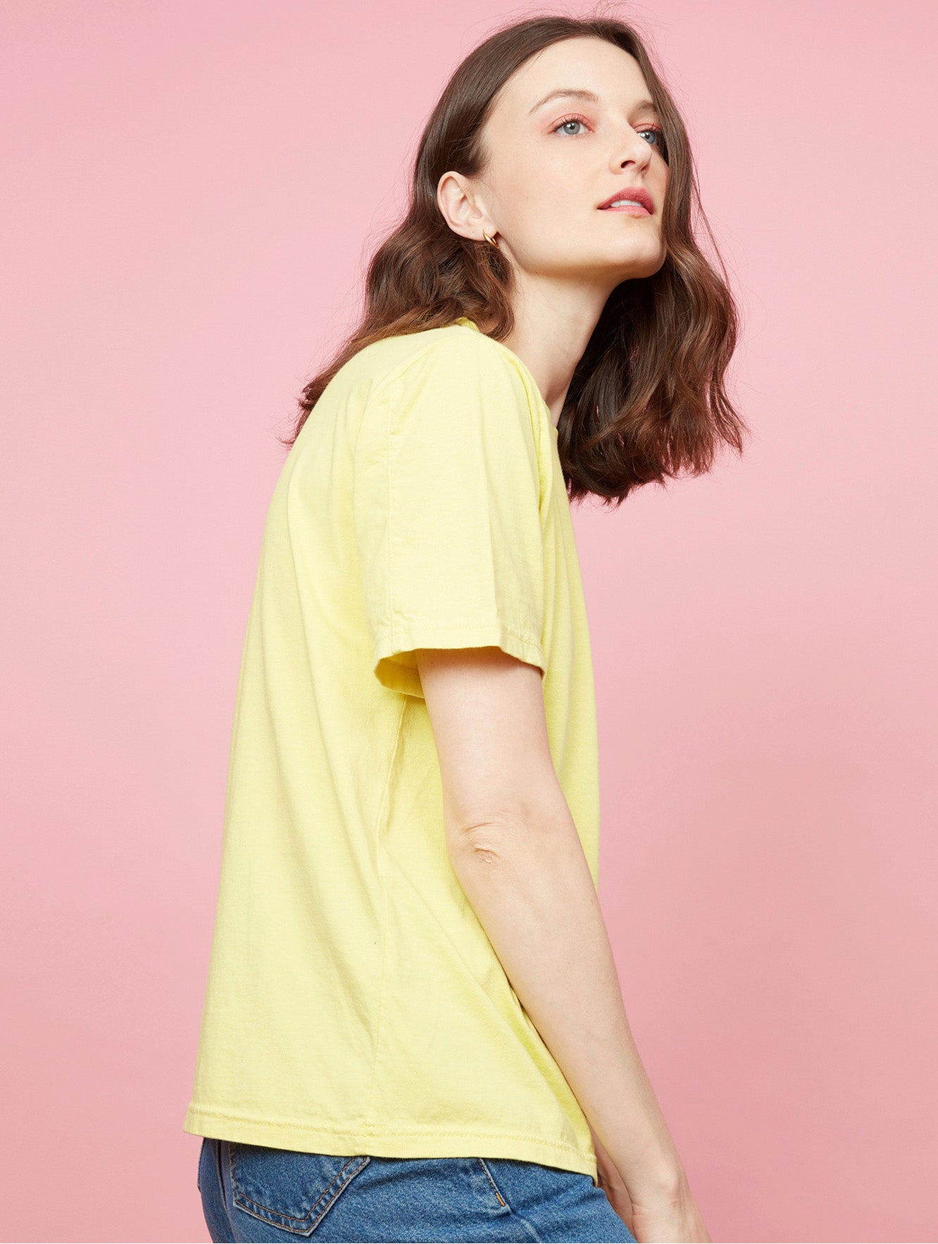 AMARELO