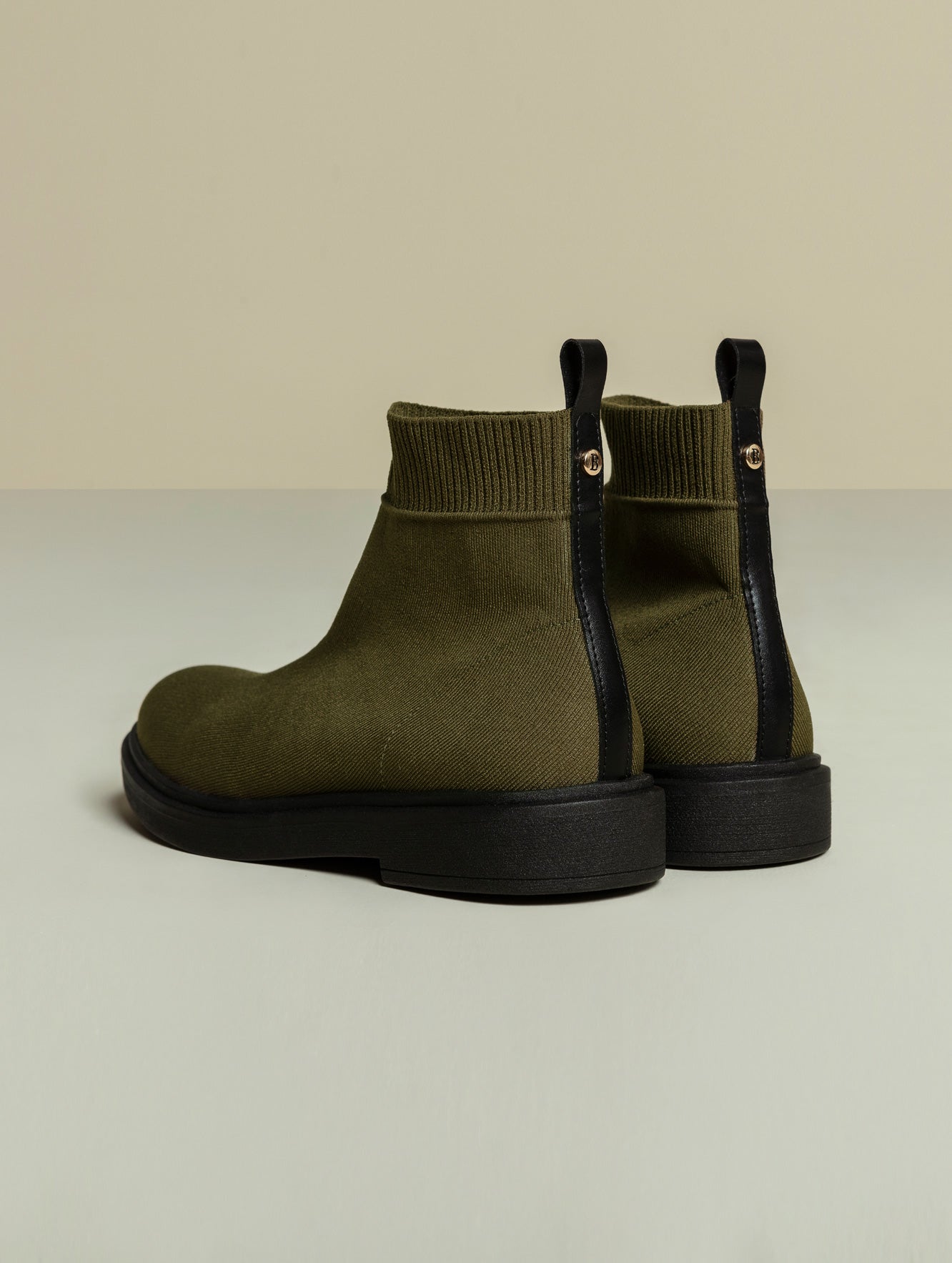 VERDE OLIVA