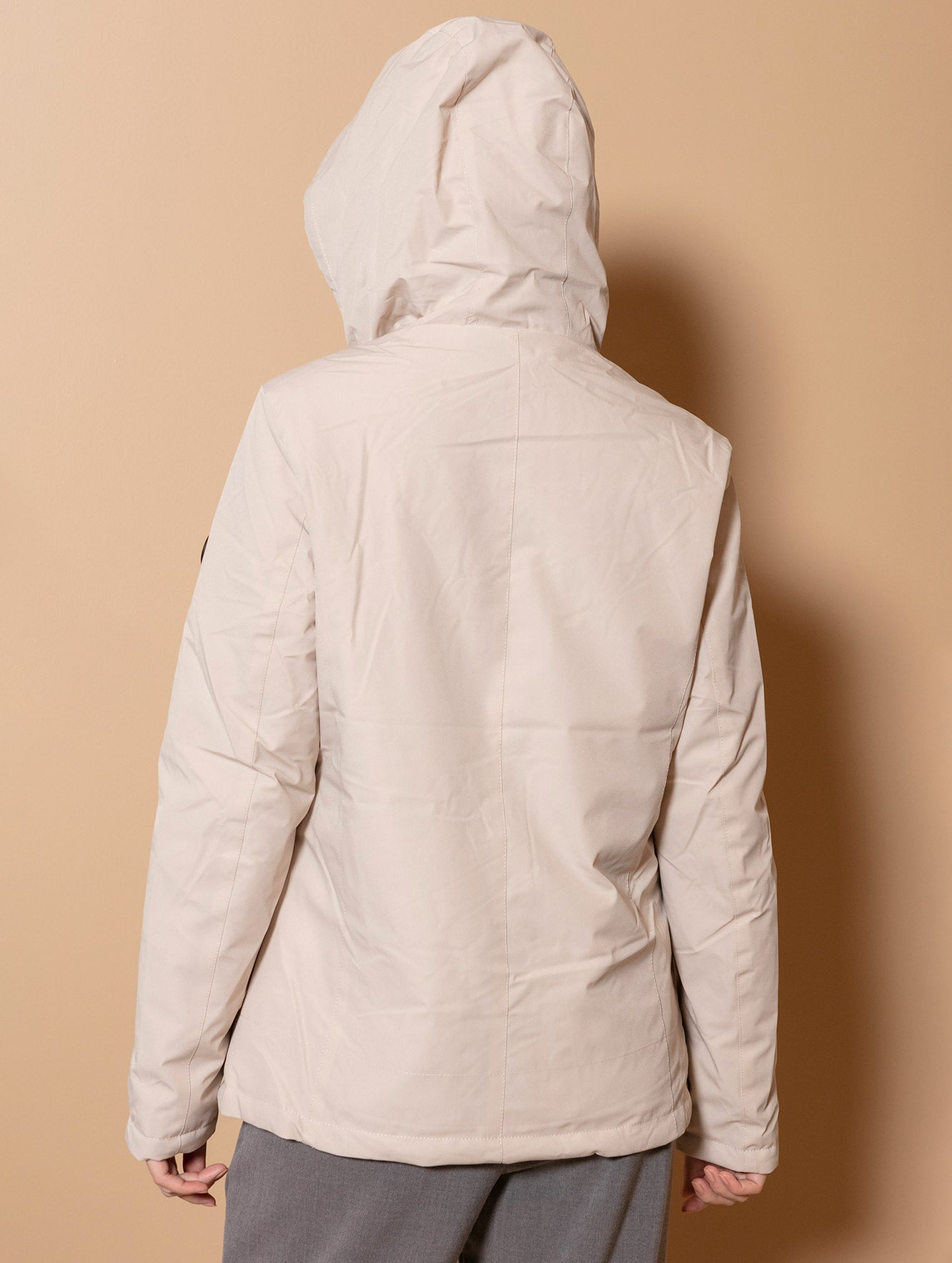 OFF WHITE